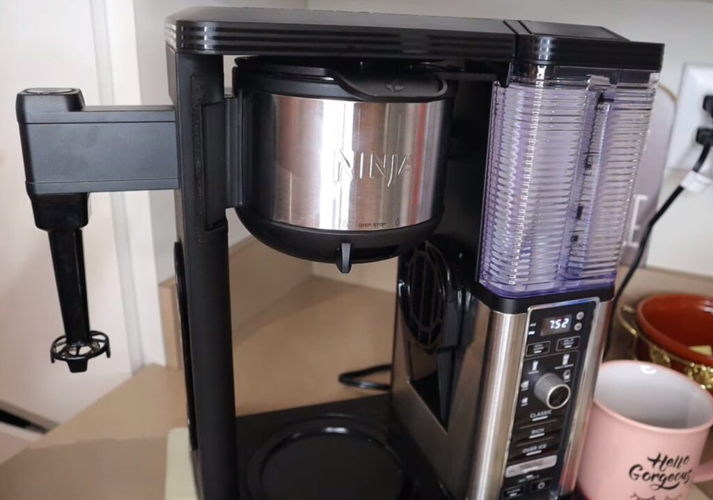 Visual Ninja CM401 Specialty 10-cup Coffee Maker.