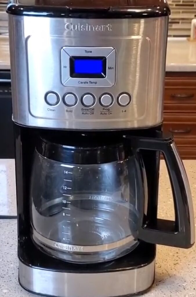 Cuisinart DCC-3200P1 14-Cup Programmable Coffeemaker real time view