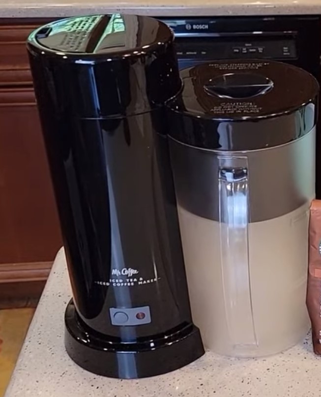 Mr. Coffee 2 – Quart Iced Coffee maker real time view